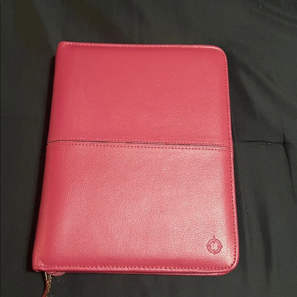 Franklin Covey Planner Genuine Leather Full Zip 7 Ring Binder 10.5” x 8” Red